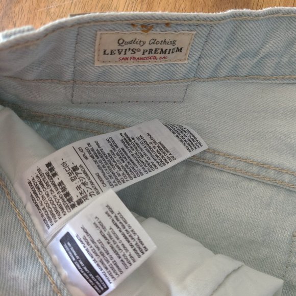 Levi's Women's 501 Original Cropped Jeans Light Wash Size 31/26 - Picture 3 of 7